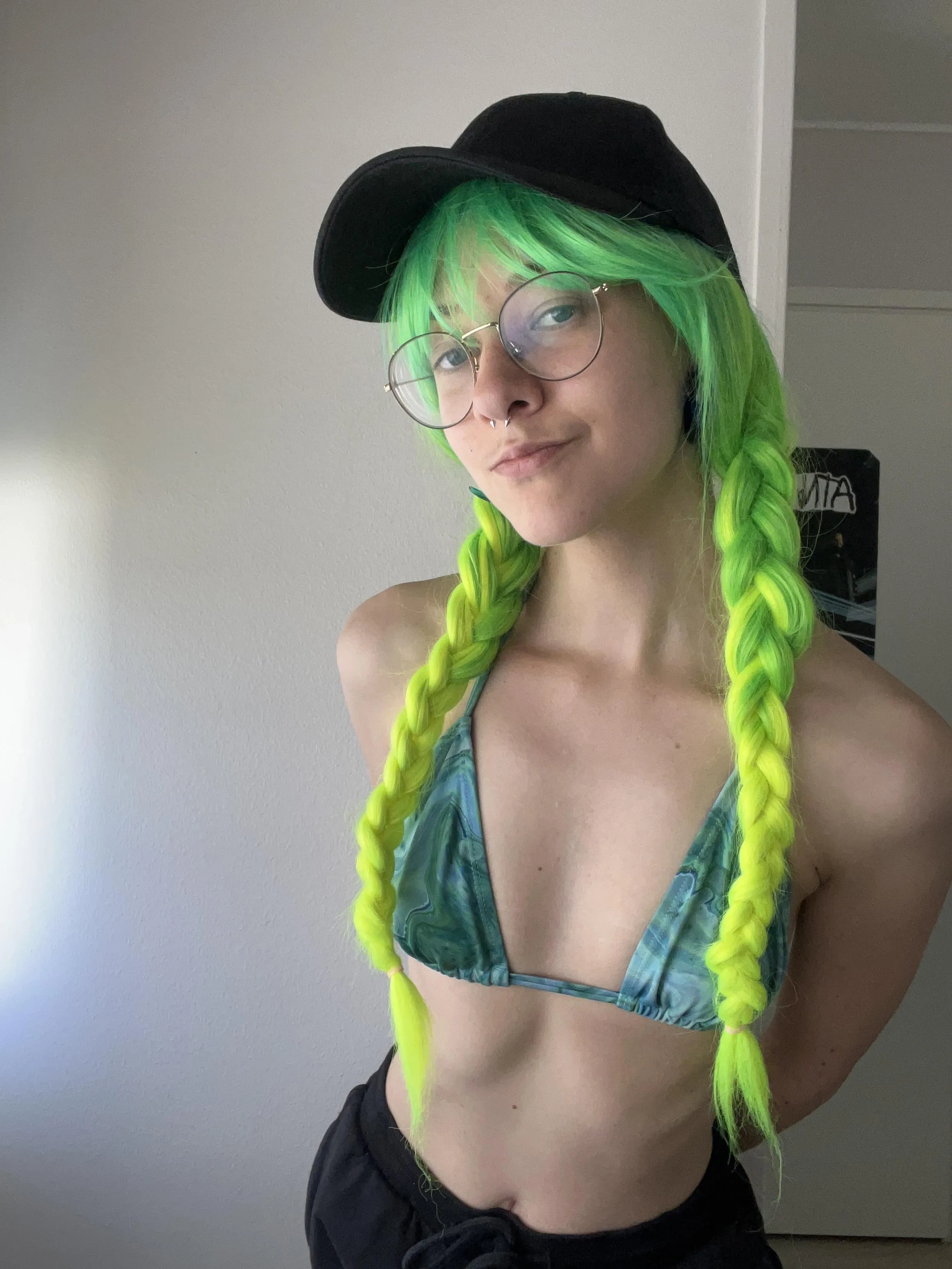 Pitää sitä ny pienillekkin tisseille olla bikinit 🤭