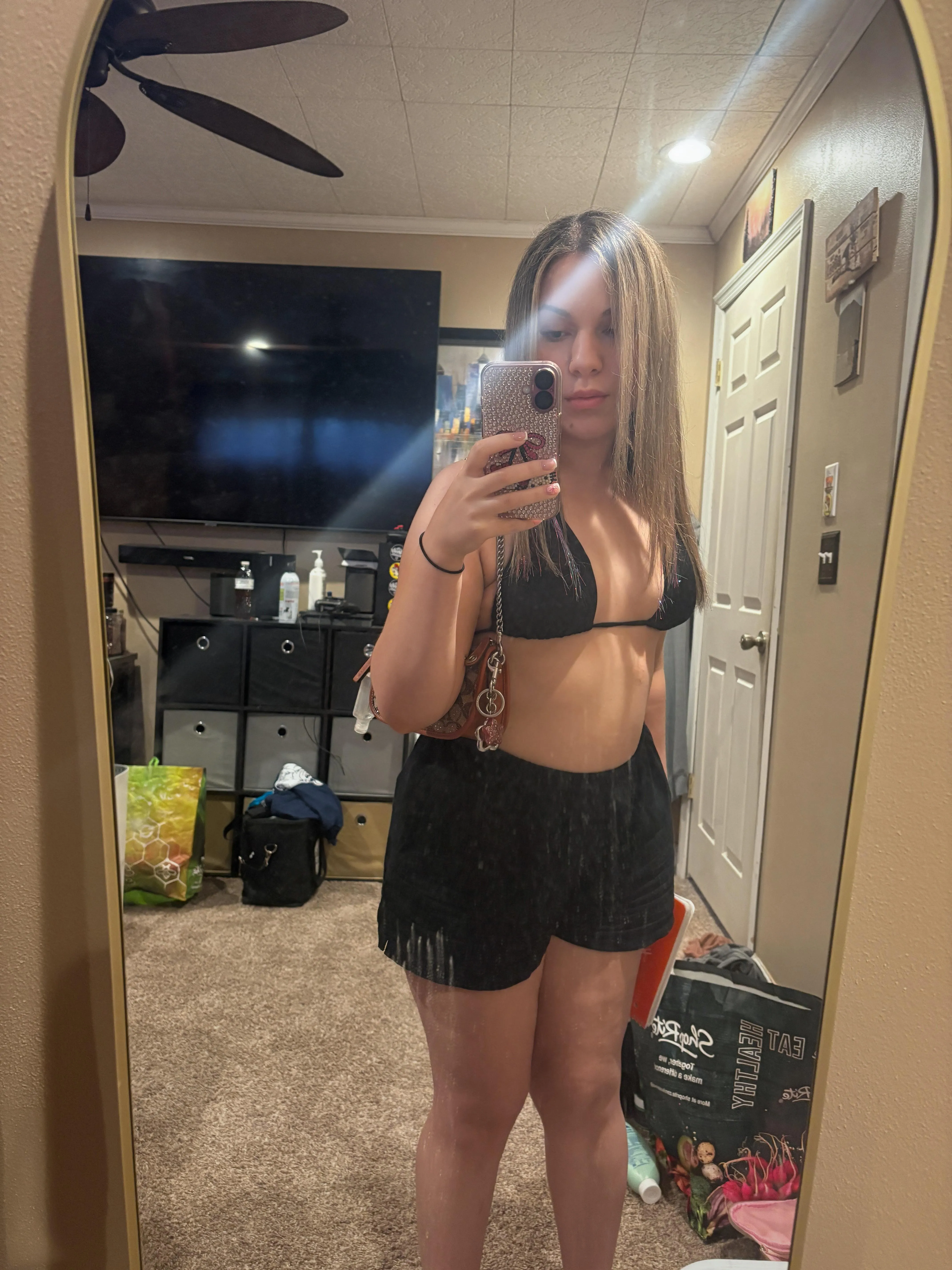 What would your gf do if she found out you’ve sent to me?