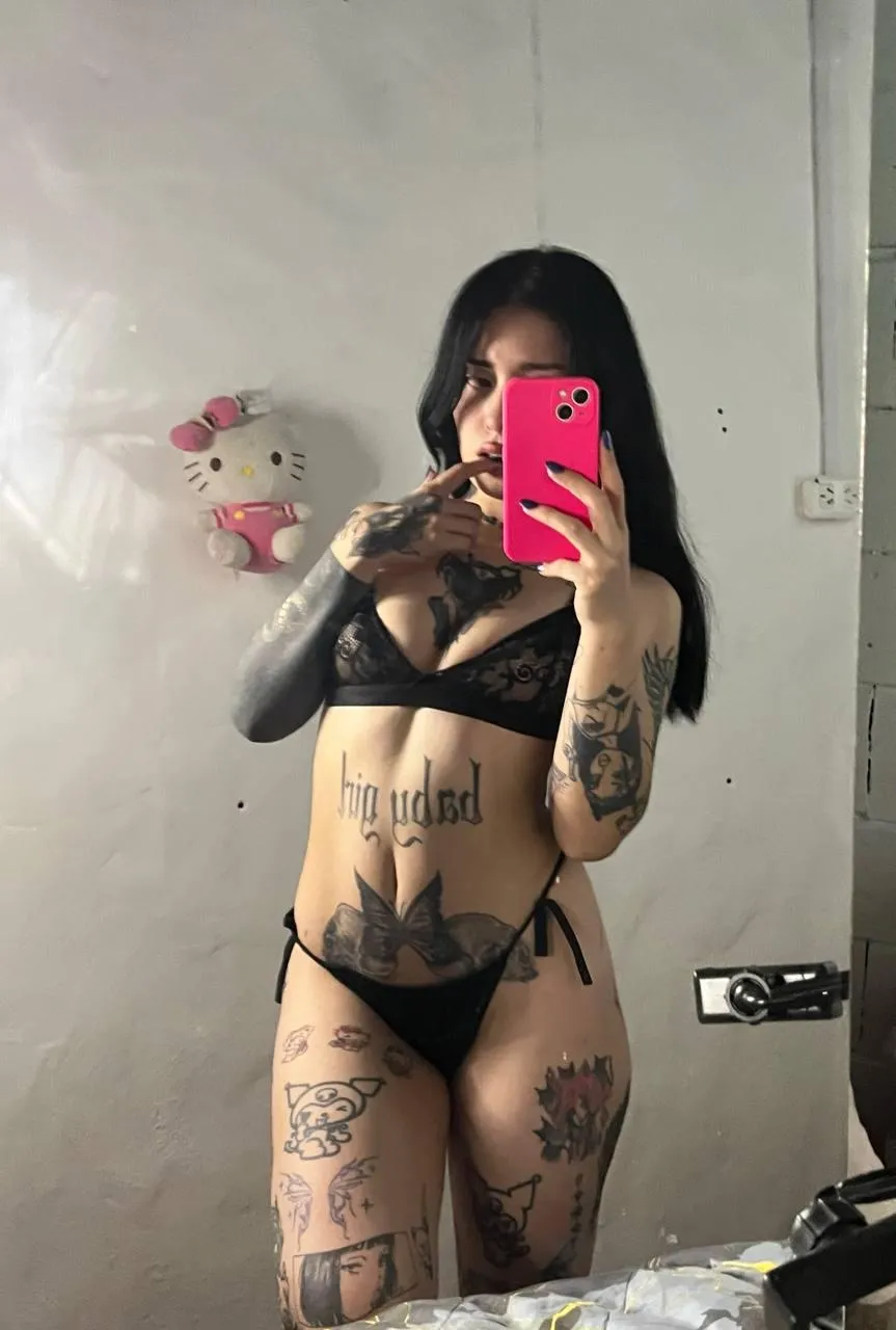 19 [F4M] Austria – do you want a girl who moans louder than she talks, daddy?