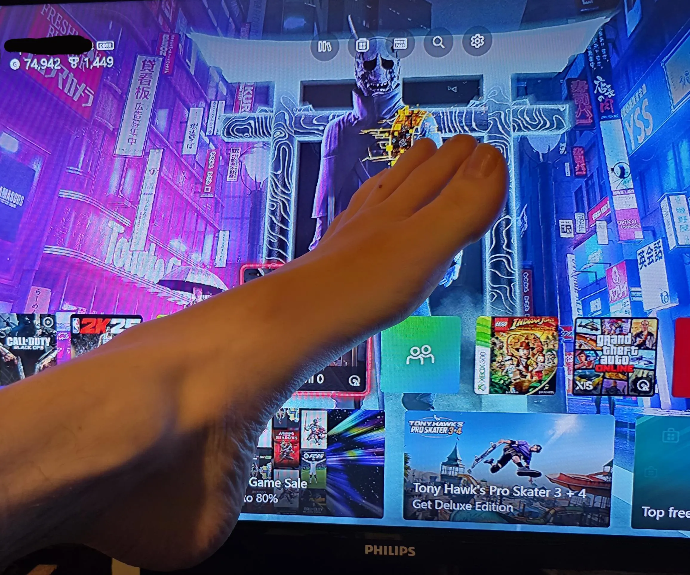 [24] How about a little worship as I game?