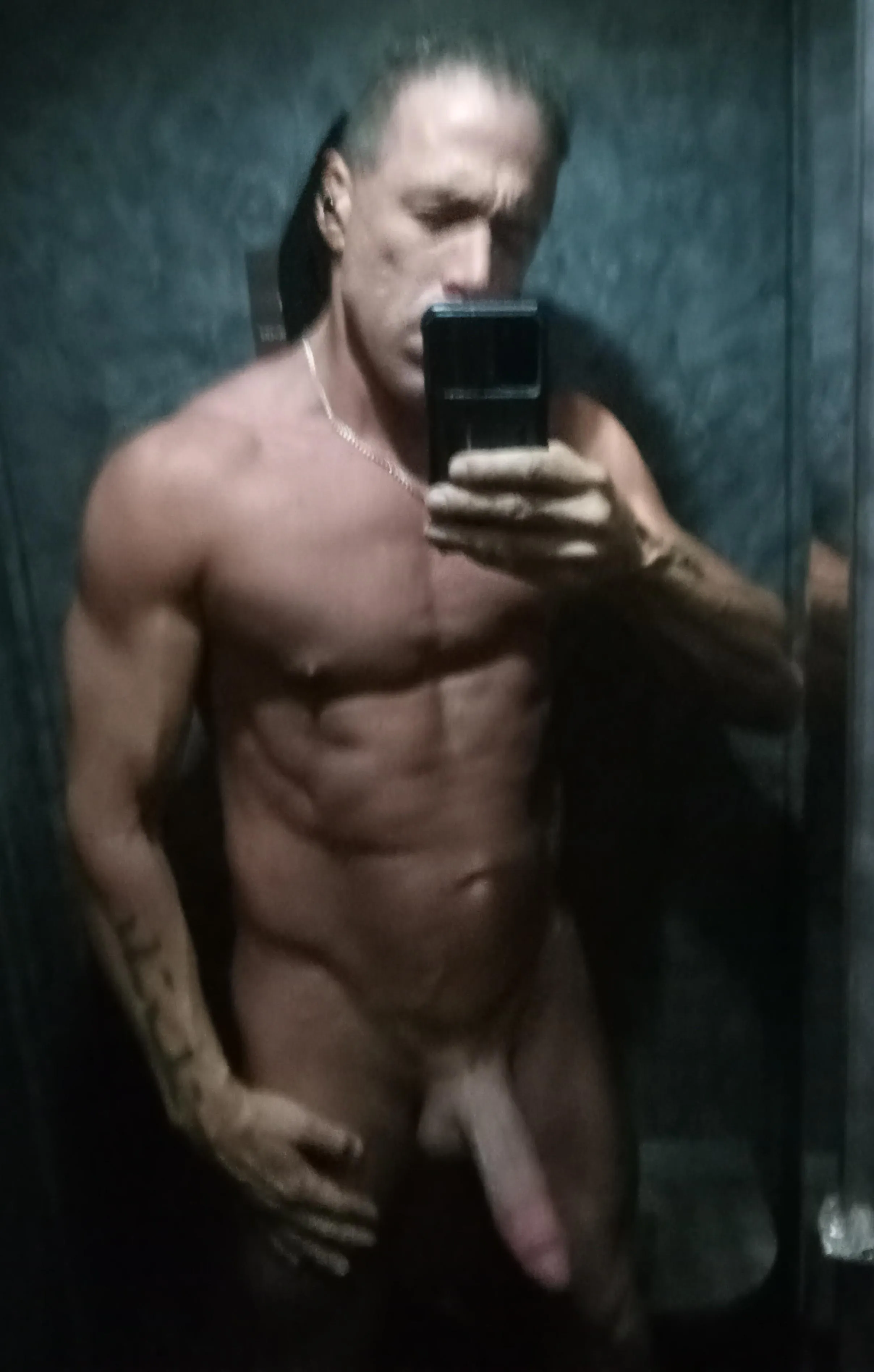 [46], 6', 179 lbs. Cutting. Lost 1.2 lbs this week. I'm excited at the separation coming in. Going until single digit body fat.