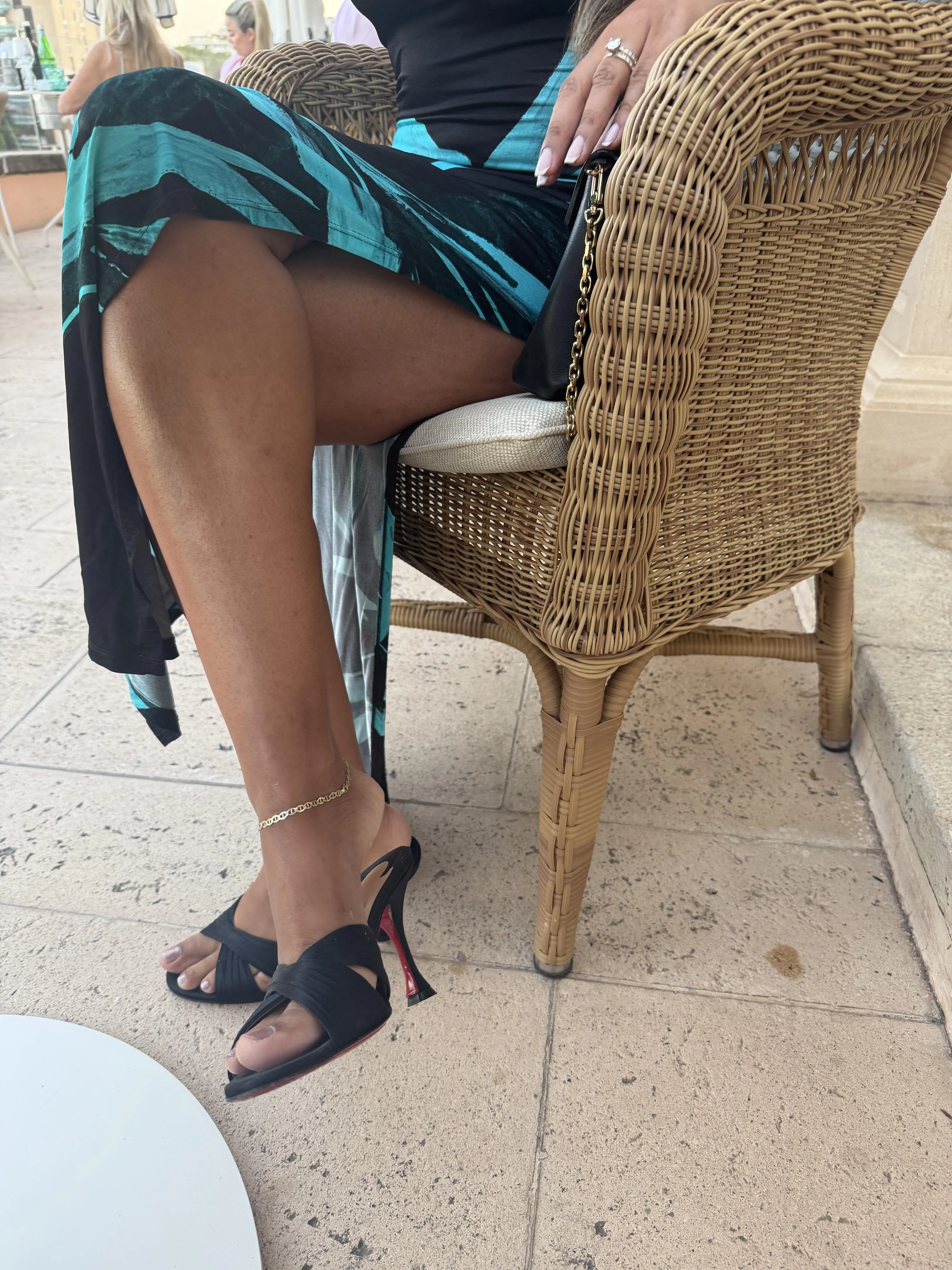 Anklet + Loubs = Hotwife