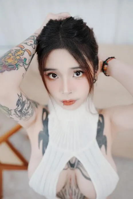 Asians can be busty too 🤭