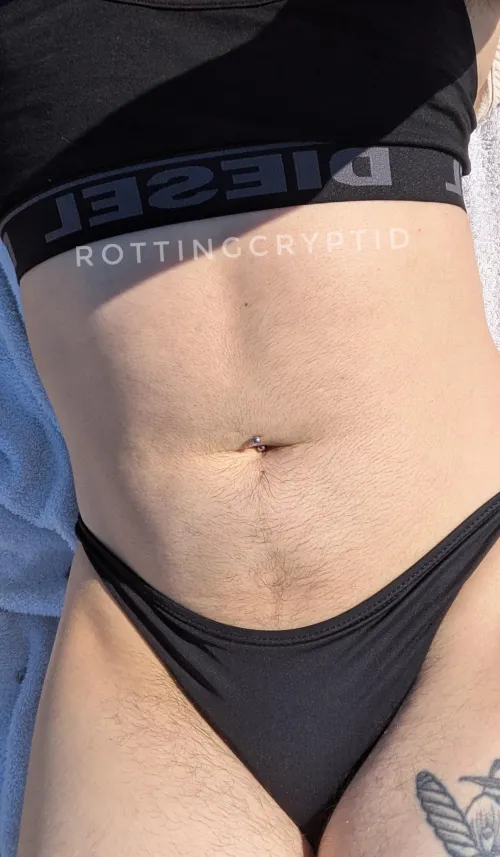 Dyke with a hairy tummy <3