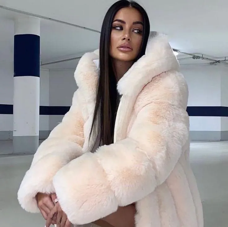 Fur is just too majestic to not jerk off to….