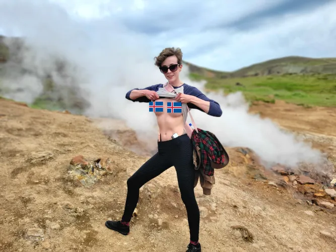 🌈Good morning!✨ Be a good friend today! Finally home safe!💕 My tits are so awesome they caused a volcanic eruption 🌋 You definitely want to check it all out at cyriis.org Tip $50 for all the exclusive vacation content at cash.app/$littlerosexo