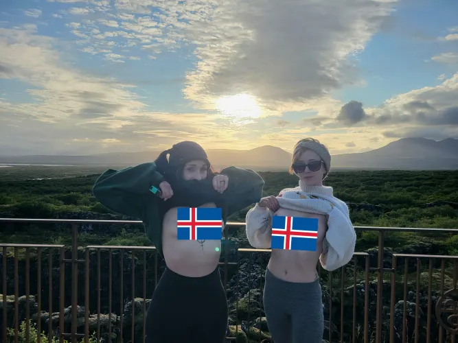 🌈Good morning!✨ Don't let the bastards grind you down today! Iceland vacation day 3 💕 Check it all out at cyriis.org Tip $50 for all the exclusive vacation content at cash.app/$littlerosexo