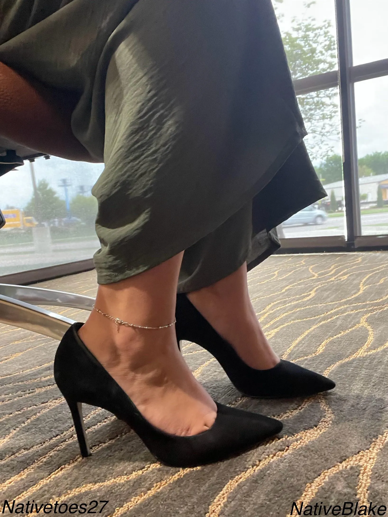 I bought the anklet… but you get the view 😘