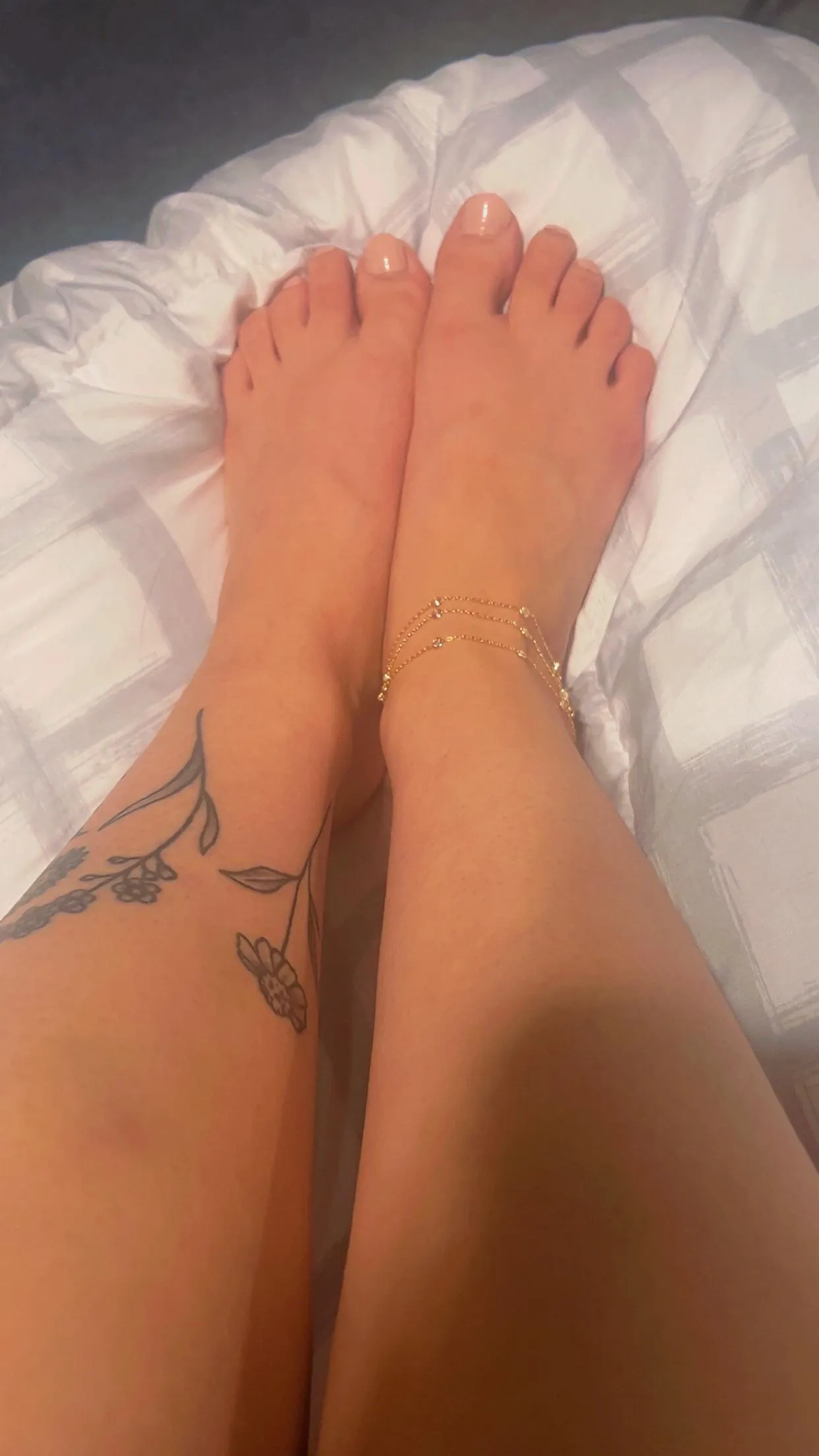 I fear I may be obsessed with My first anklet, I keep looking down to admire the sparkle
