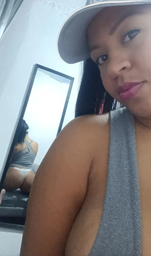 I feel so horny and bitch