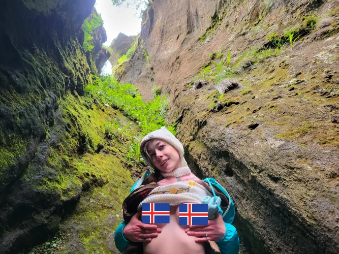 🇮🇸Iceland vacation bundle!🇮🇸 It's coming along nicely with lots of fun stuff already! 💕 Can you believe I took this picture at 3am? 🥰 Tip $50 at cyriis.org or cash.app/$littlerosexo to get it all 😈