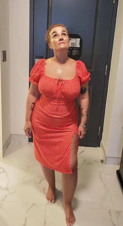 Is Toronto ready for this 43 UK cougar with no bra xx