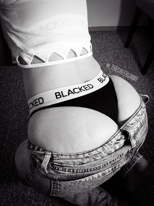 It's a tight fit... They look better on the floor