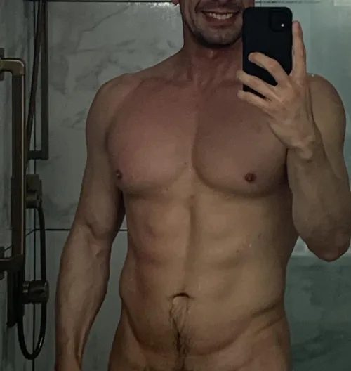 [M4F,MF] #miami   6'2 fit handsome big thick 8 in cock seeking hot wife , couples ladies only  ! Please be willing to verify with pic , location :)