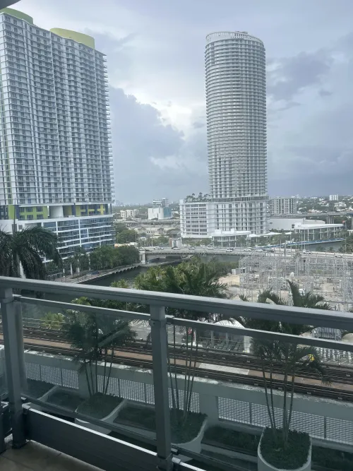 M4MF/F come have balcony fun?