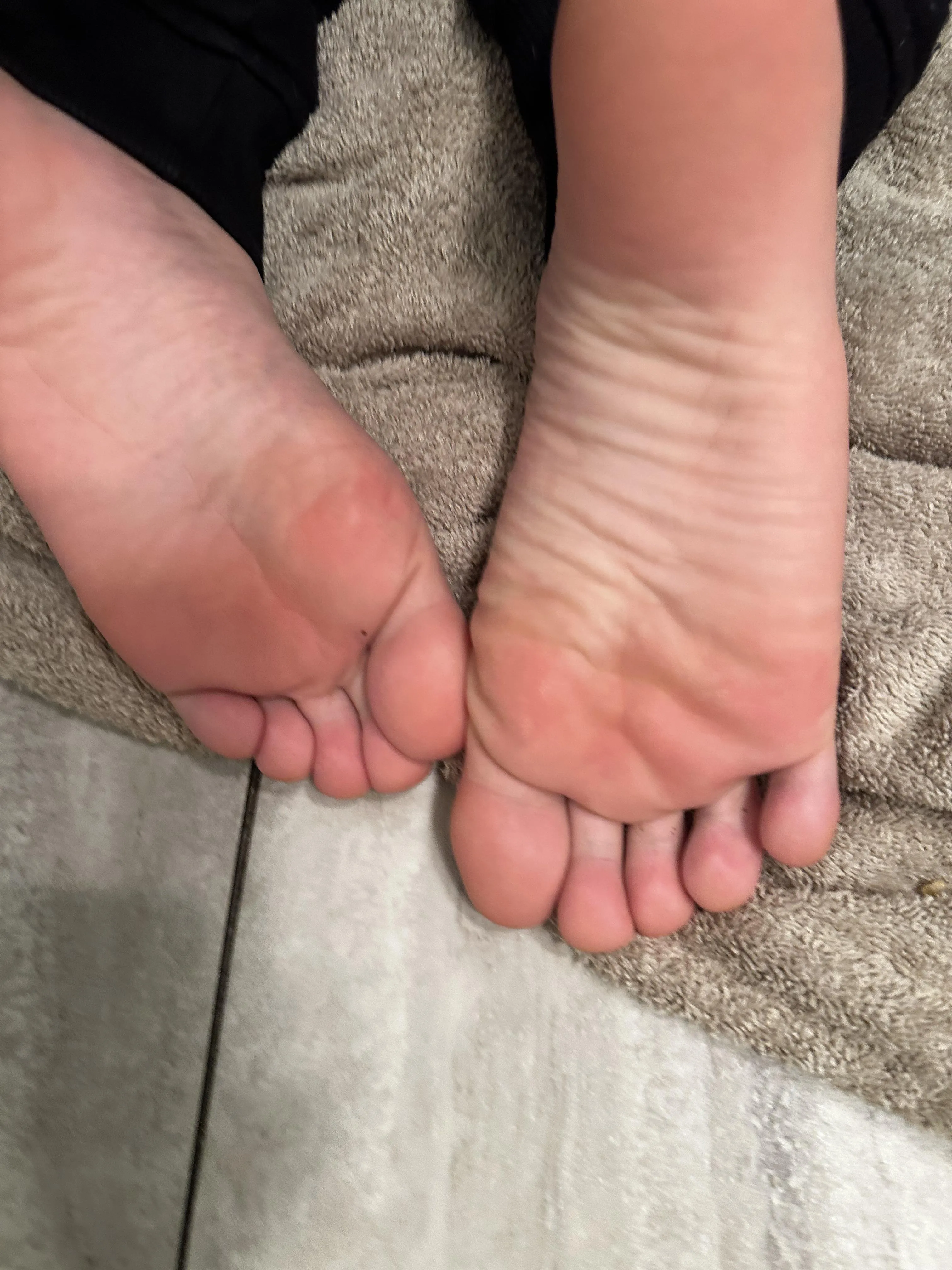 My soles are begging for your tongue and cock daddy