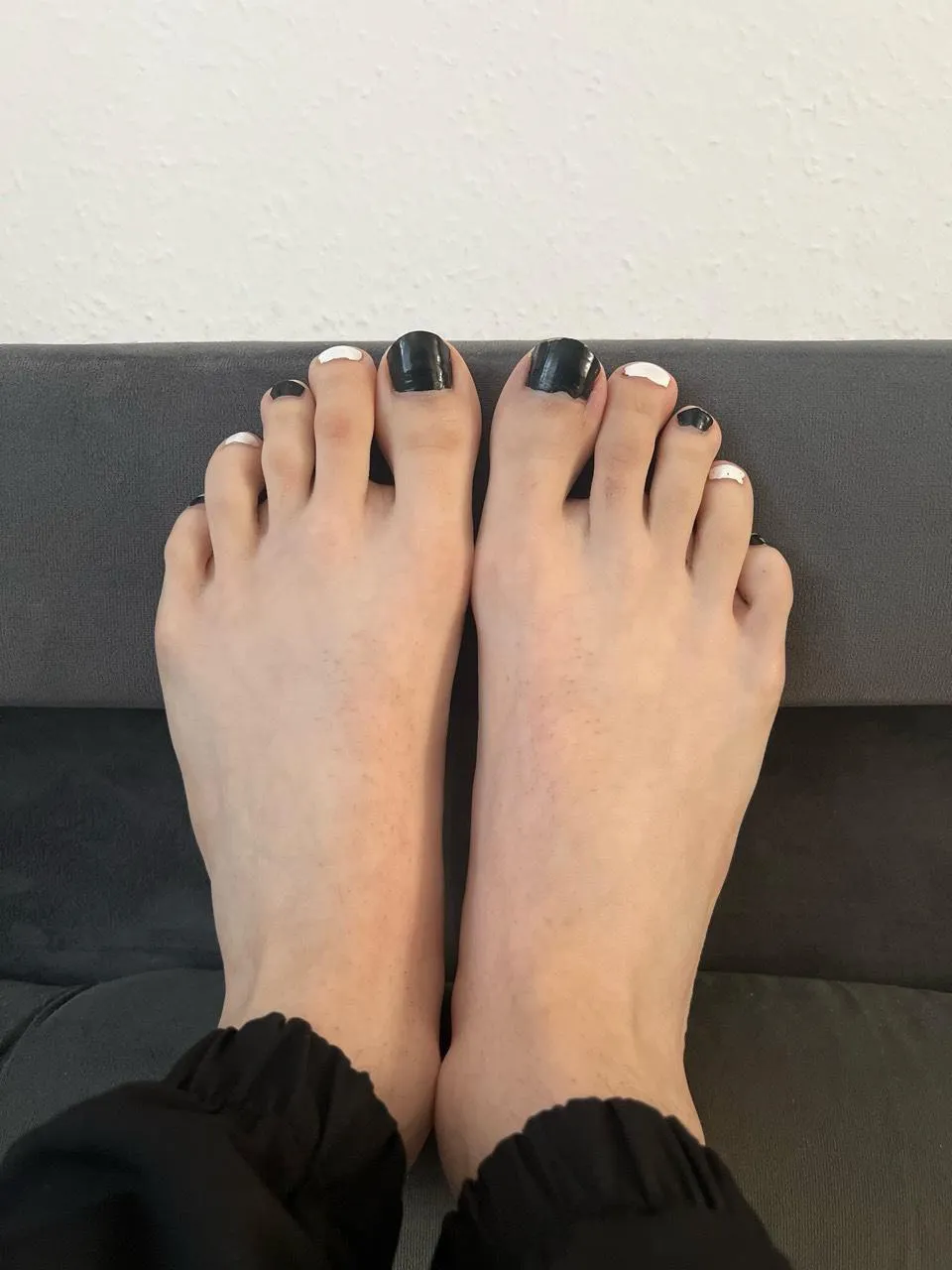 Never done this before, but I’ve been wanting to try showing a picture of my feet so here goes 😅 (don’t mind the bad nail polish, I’m trying I swear! 😭)