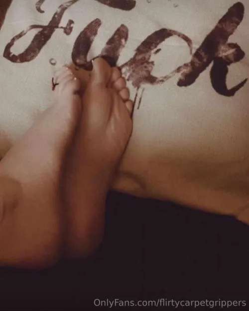 💋 They’re Bare, Warm, and Waiting… How Would You Show Your Devotion? 👣🔥