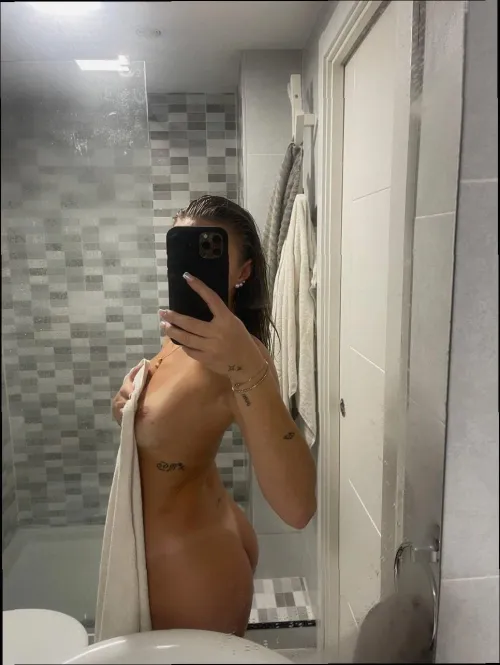 Tuun kostumaan pelkästä ajatuksesta että katsot mua nyt