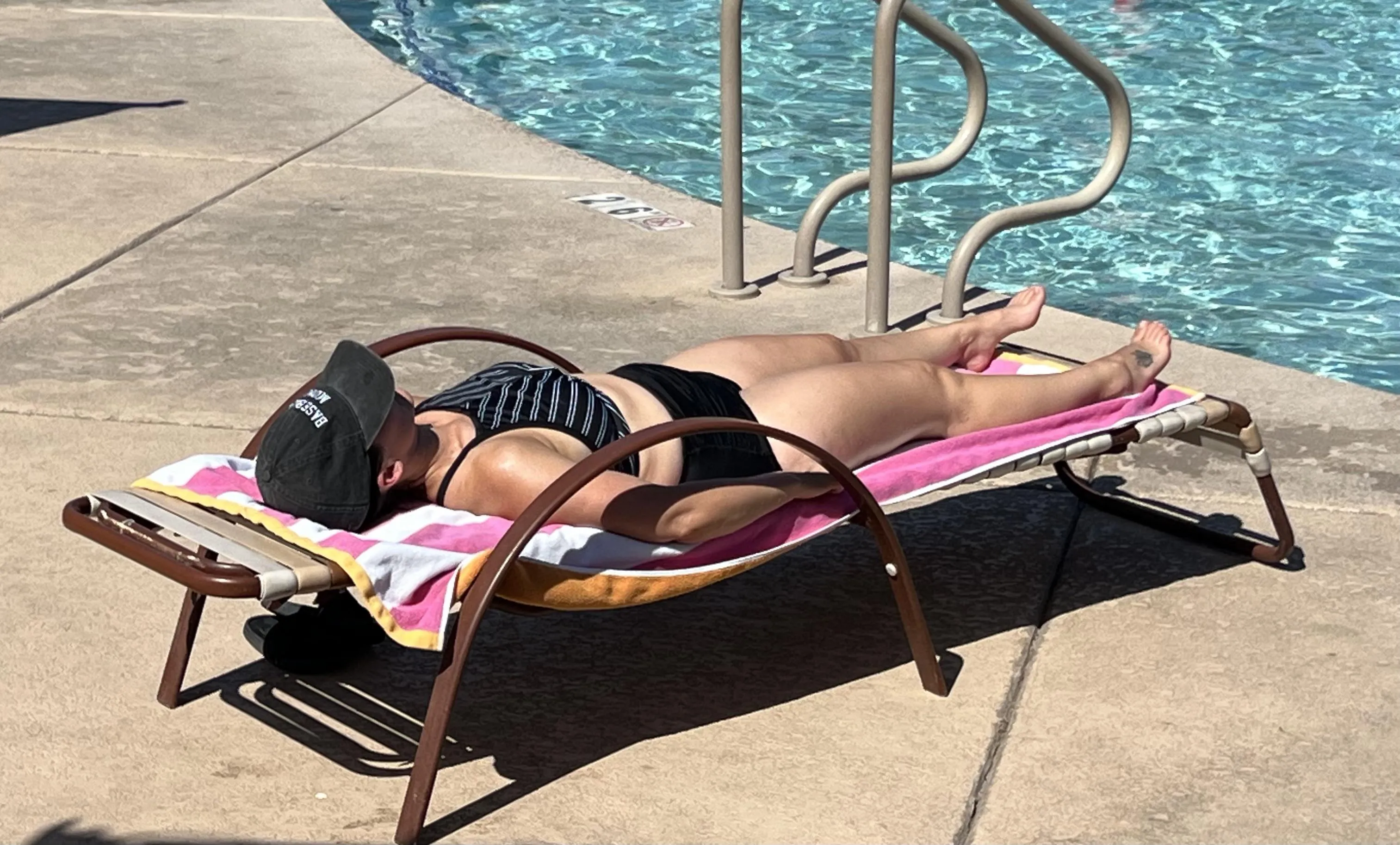 Who lives tan lines?