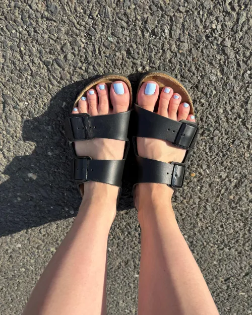Birks and light blue pedi just screams summer