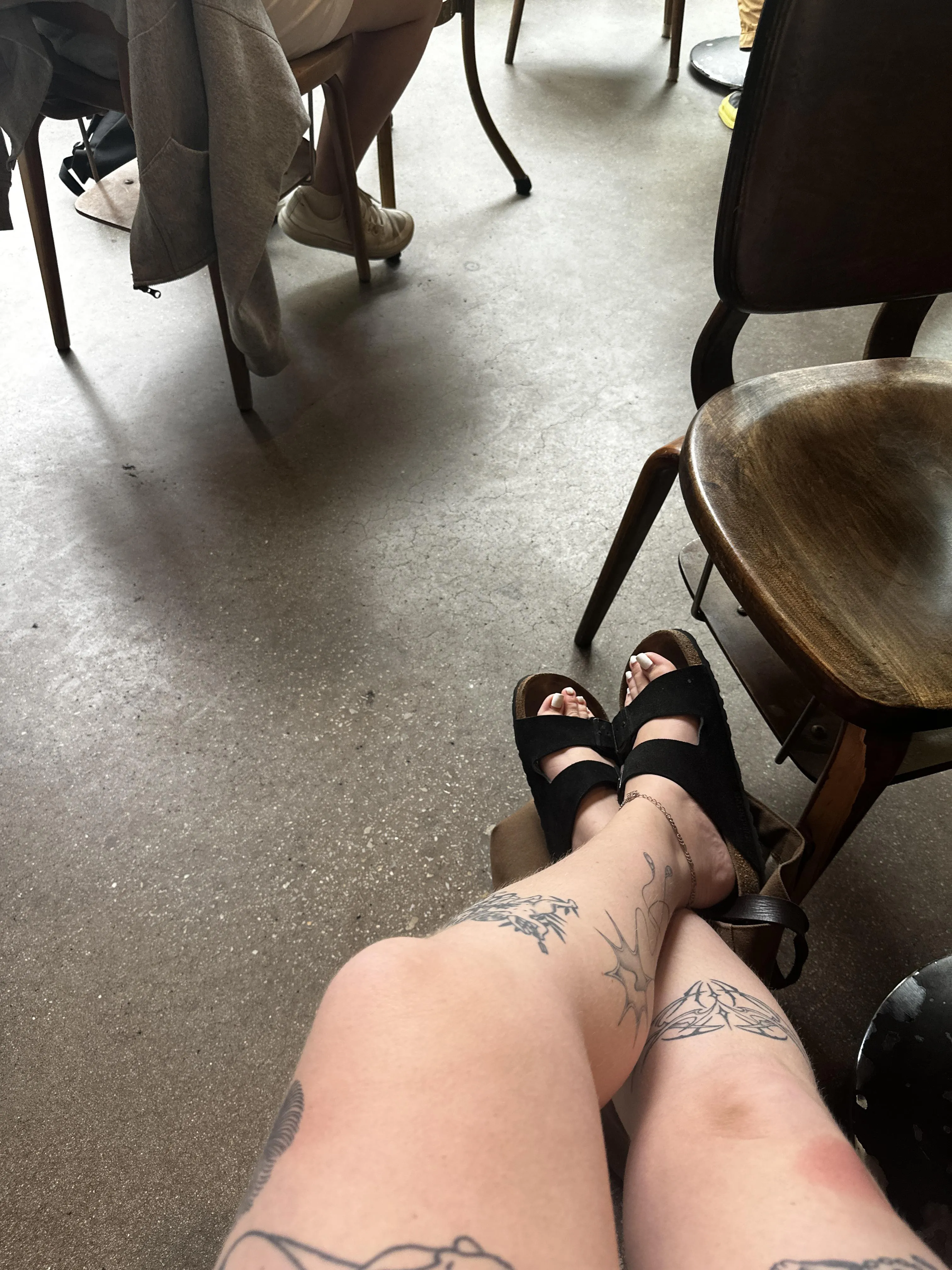 If feet are all you’re allowed to have, it’s a good thing Mine are so pretty 🥰