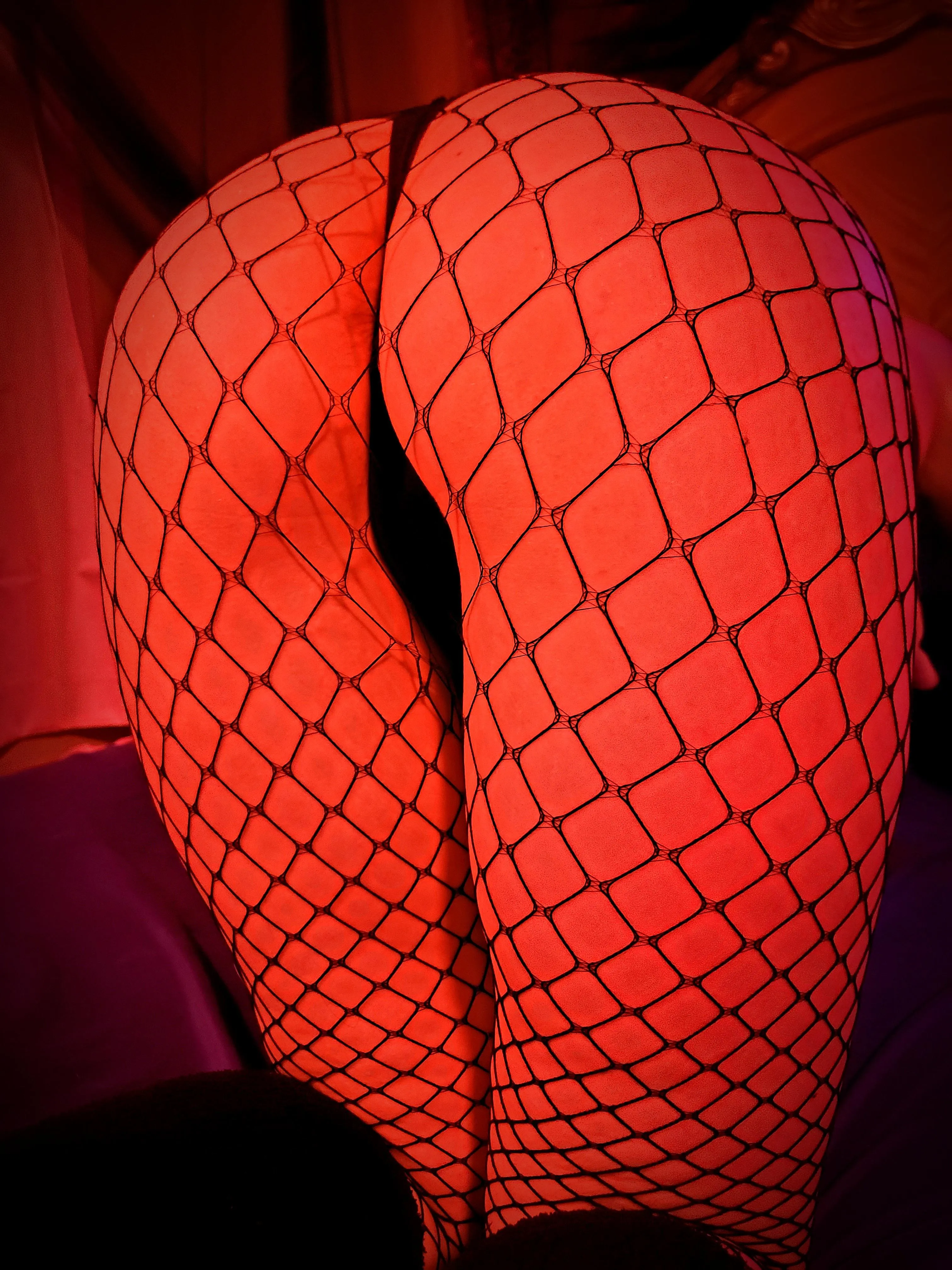 30's Couple Looking for singles and couples. Fwb would be ideal! Dm's welcome!