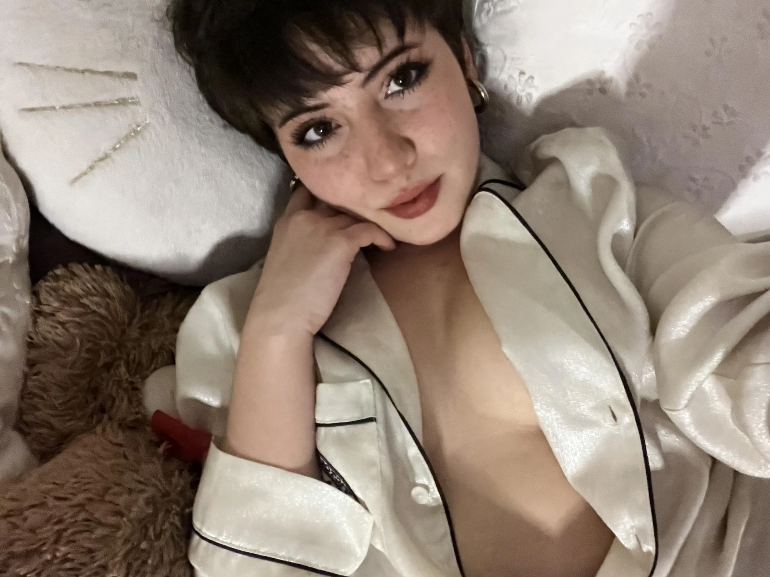 Cum on my titties and then in my hair x