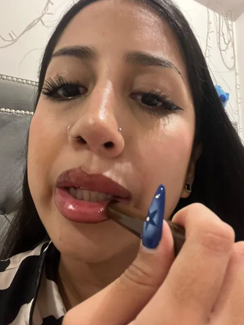 Do u like my new lipstick? It’s so sexy😈😈😈