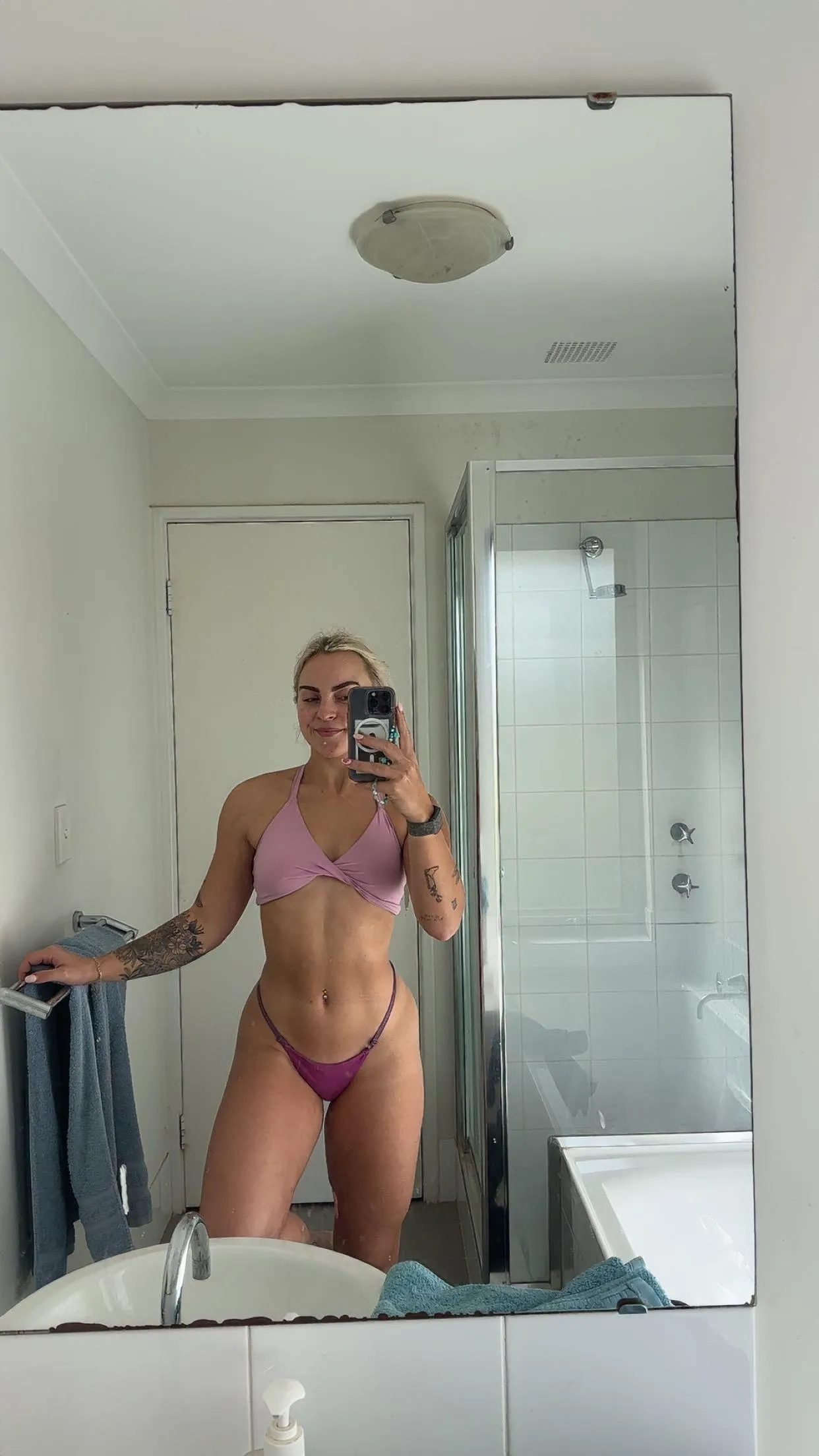 drop a ❤️ and I'll send u nudes (first 160 guys only)