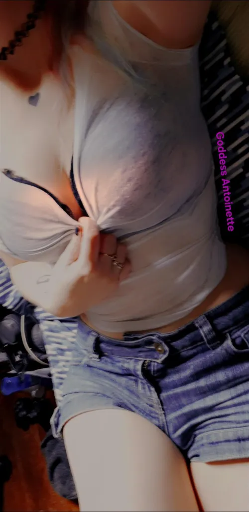 Earn your right at my feet pets, maybe I'll let let you worship 😘💋