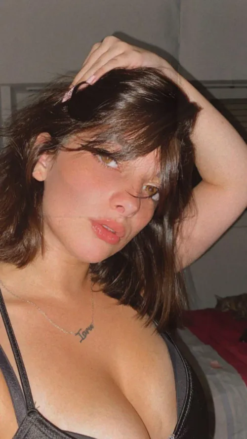 Glossy lips, dirty tricks