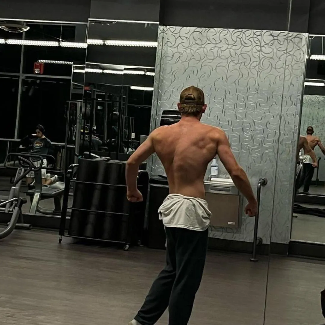 Hey bored 18m just looking for fun