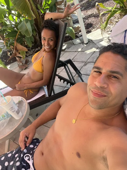 Mf4A Prefer couples or BI INDIVIDUALS.