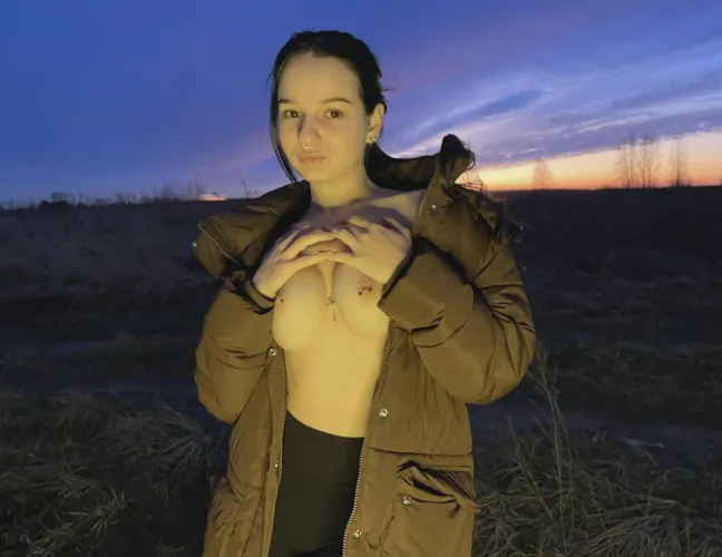 showing your tits in the street is a turnon