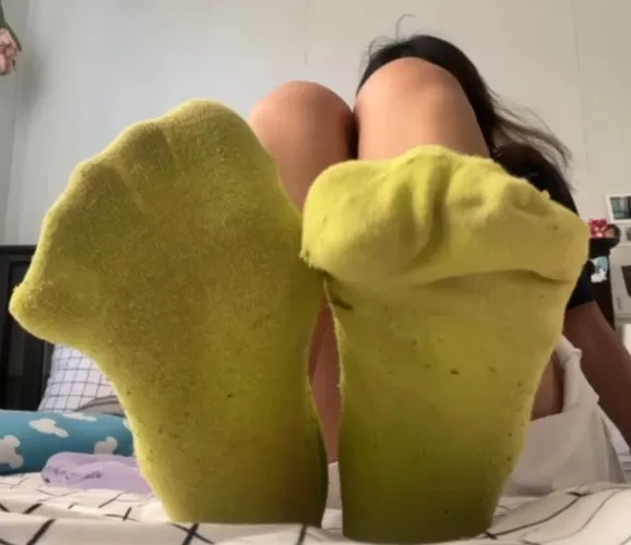 Sniff my dirty smelly socks