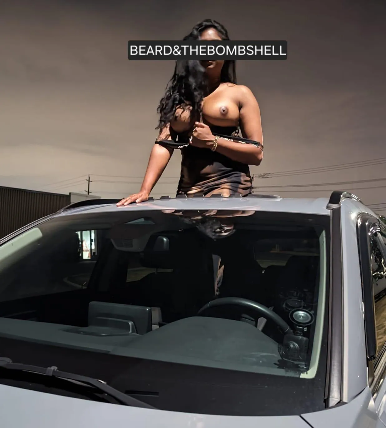 Titty through the sunroof ✅✅