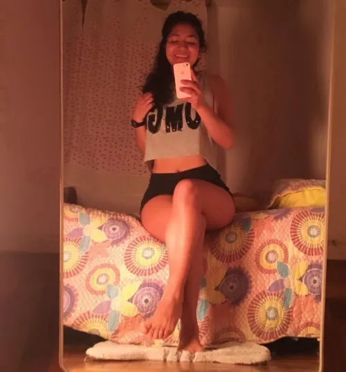 Today you must please your Goddess. I'm here to empty you, pathetic.