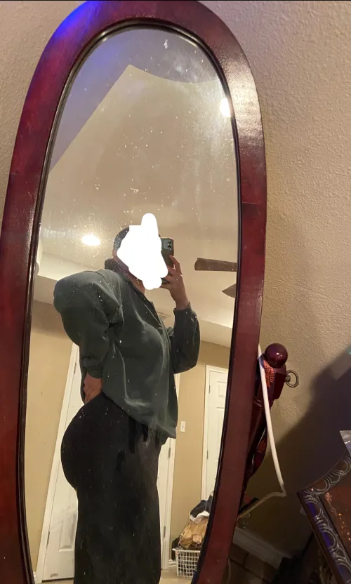 Upvote to see it without pants 🤪🍑