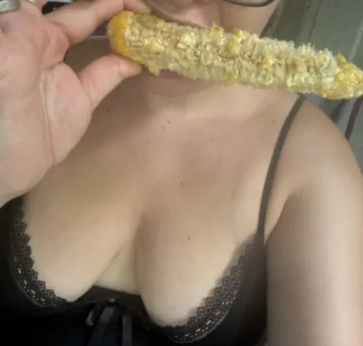 Who likes to watch a girl eat?