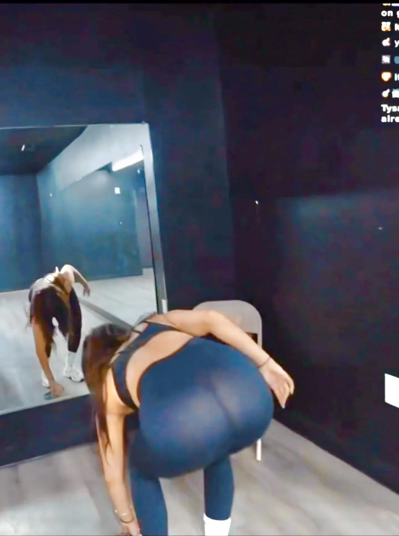 Wow you could see her panties🤤