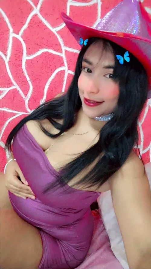 Your favorite sexy pregnant woman 💗 I'm looking for a virtual boyfriend, are you up for it?