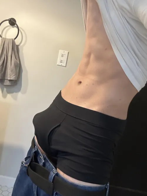 18,straight, bulging😘