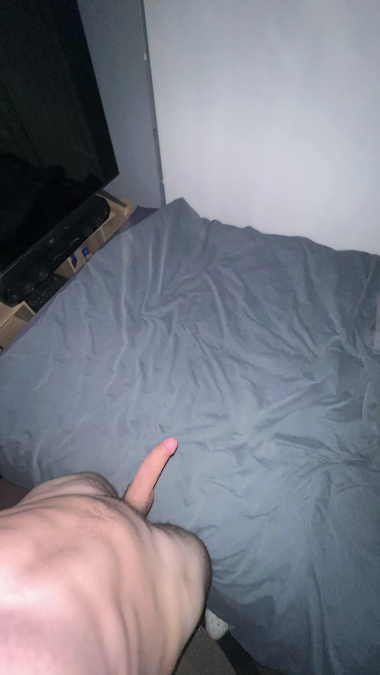 19m gf out for the night who wanna help