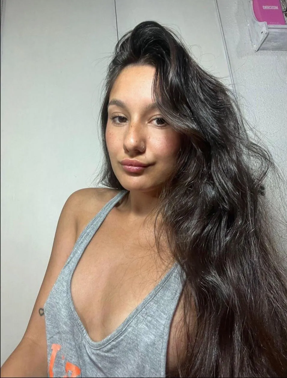 21f Not looking for love… just maybe a lil choking? [f4m]