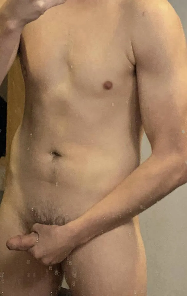 25 M 6’4 pretty fit looking cool couple or single F