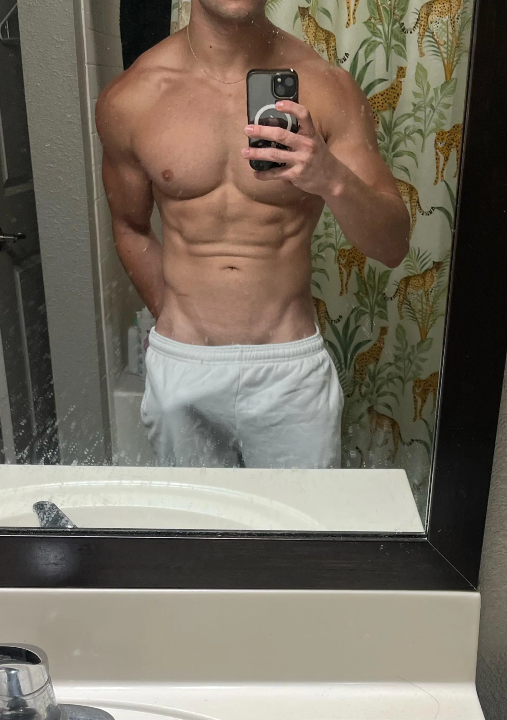 25 [M4F] #Uptown Personal trainer looking to work up a sweat