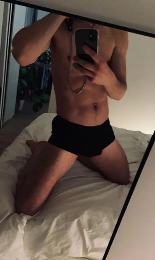 31 m hung submissive into dirty talk, voice and goon