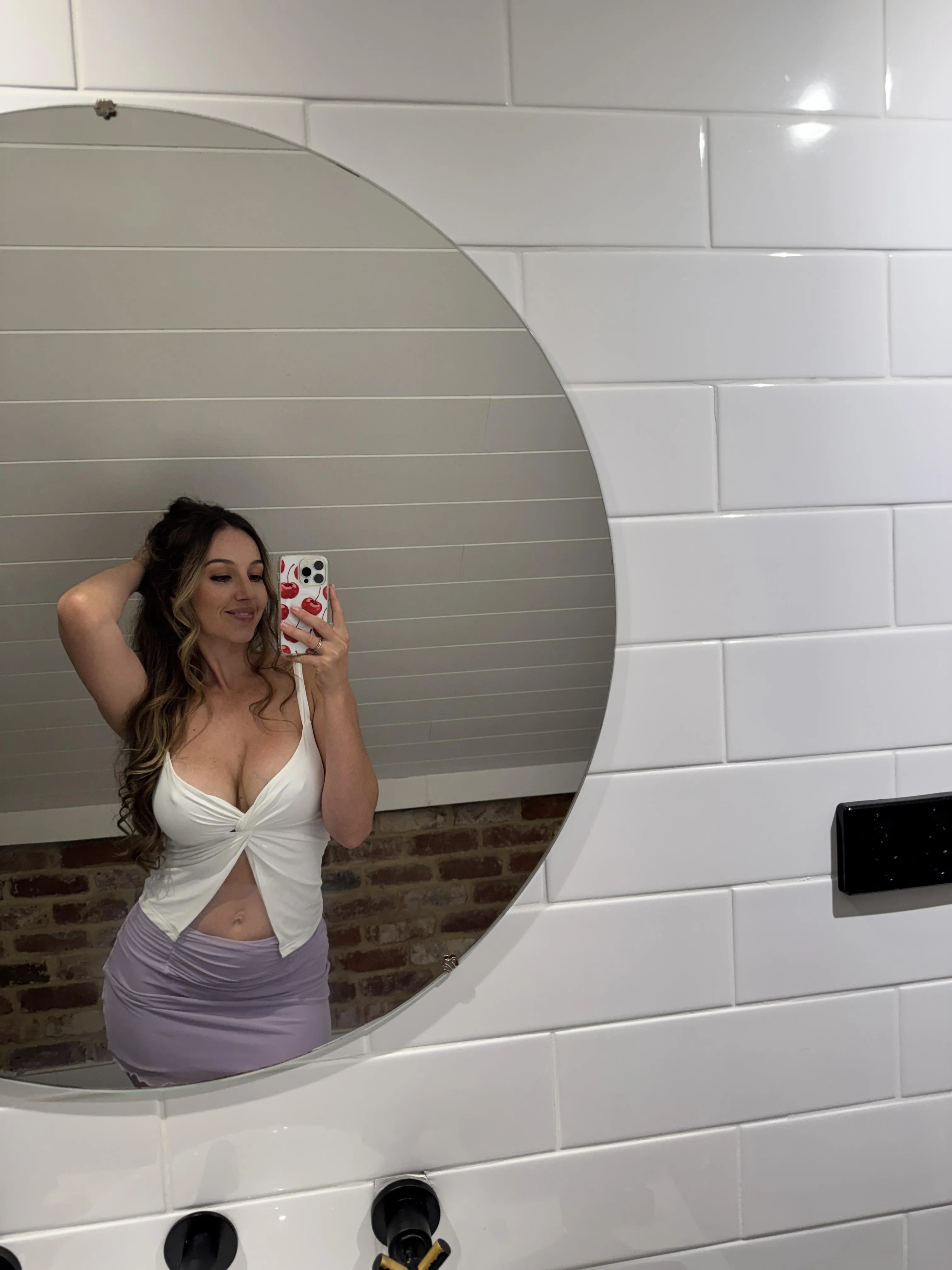 Brunette girls like me may be small, but we fuck the hardest