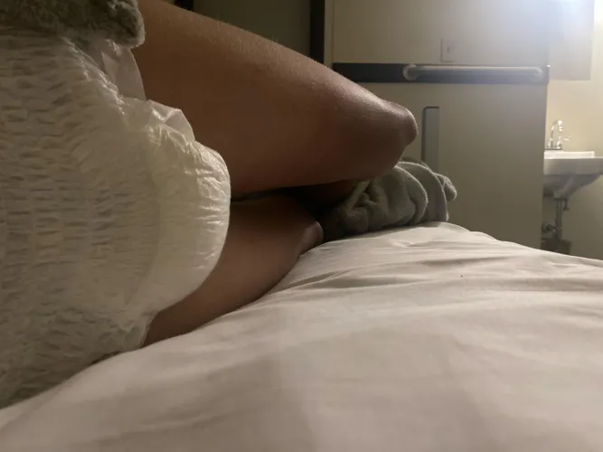 Can I pwees have a change I wet the bed say anything dm or comment